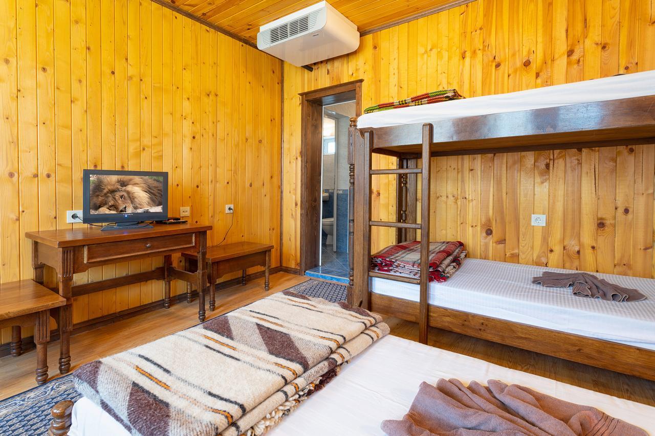 Guest Houses Apriltsi Kravenik Eksteriør bilde